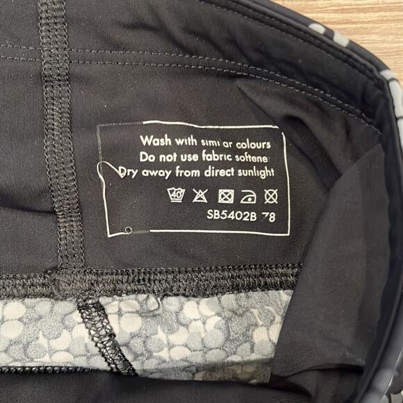 SWEATY BETTY Zero Gravity Black Grey Dot Print Leggings 12 - Picture 6 of 12